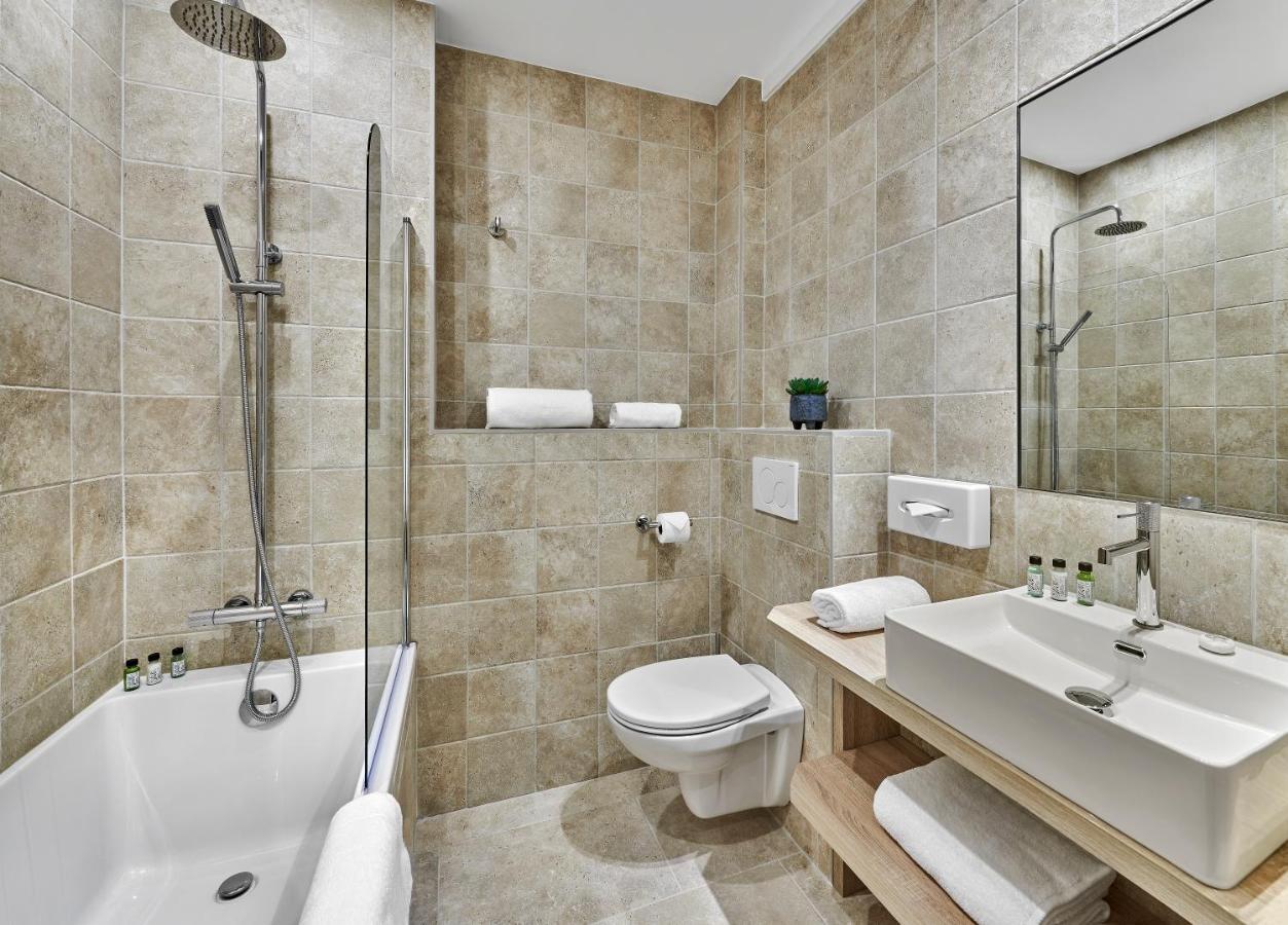 Hotel Le Suquet Канны Экстерьер фото